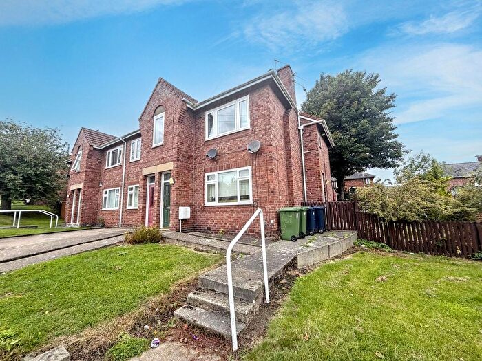 3 Bedroom Flat For Sale In Poplar Crescent, Dunston, Gateshead, NE11
