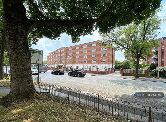 1 Bedroom Flat To Rent In Parrs Wood Court, Manchester, M20