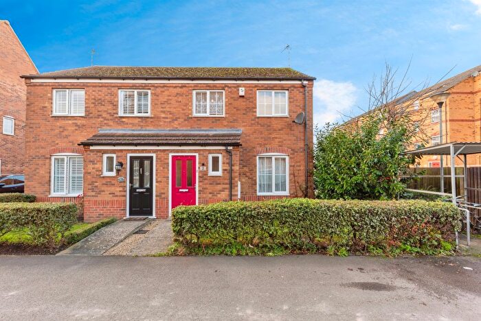 3 Bedroom Semi Detached House For Sale In Elvaston Court, Grantham, NG31
