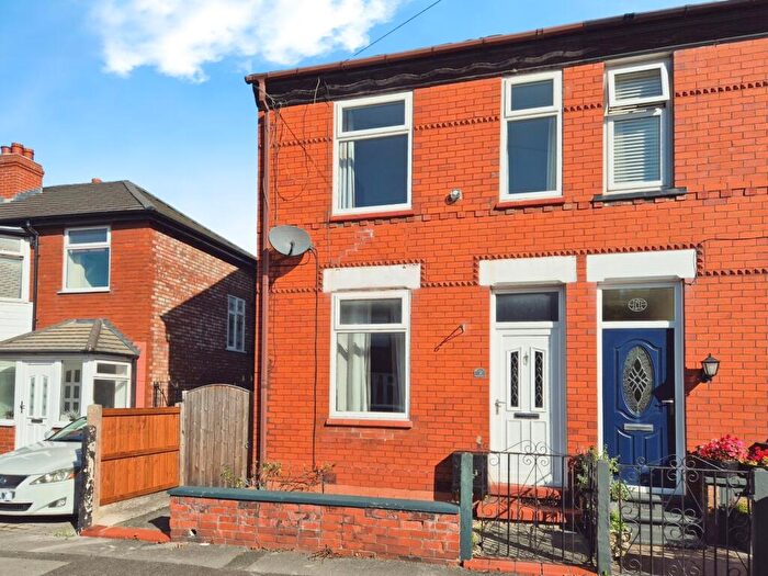 3 Bedroom Semi-Detached House To Rent In Woodhall Road, Stockport, Greater Manchester, SK5