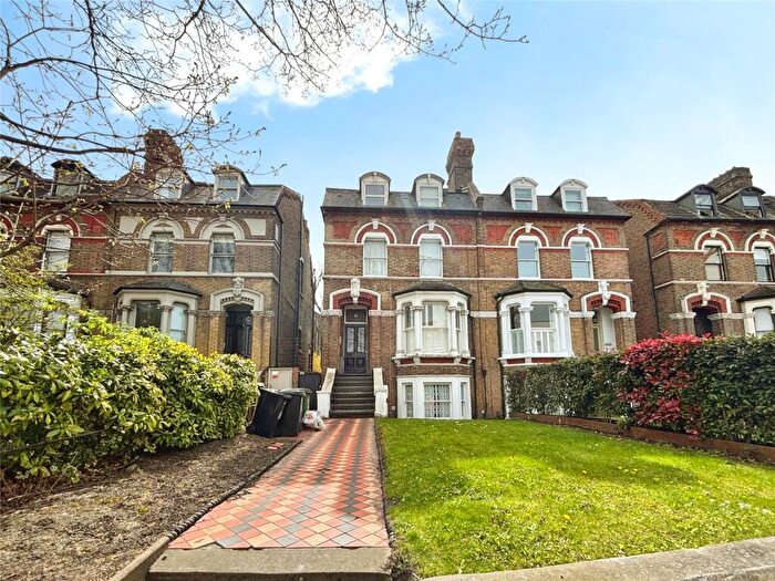 2 Bedroom End Of Terrace House For Sale In Queens Road, London, SE14