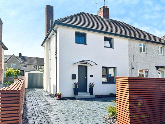 3 Bedroom Semi-Detached House For Sale In Laburnum Road, Dudley, West Midlands, DY1