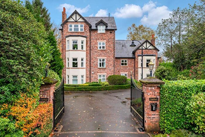 2 Bedroom Flat For Sale In Davey Lane, Alderley Edge, SK9