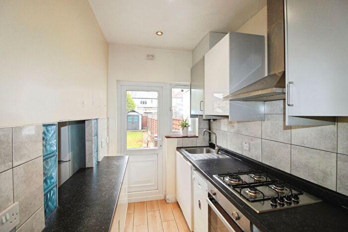 4 Bedroom Terraced House To Rent In Crofts Road, Harrow, HA1