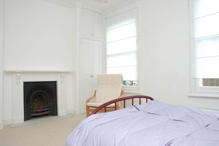 2 Bedroom Flat To Rent In Leconfield Road, Highbury, London, N5