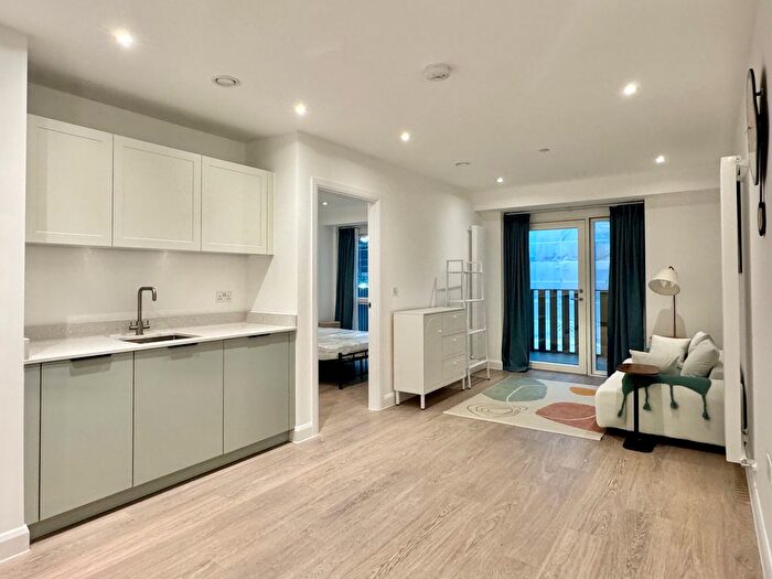 1 Bedroom Flat To Rent In Western Gateway, London, E16