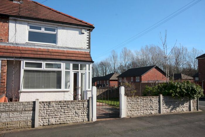 2 Bedroom Town House To Rent In Ryden Avenue, Leyland, PR25
