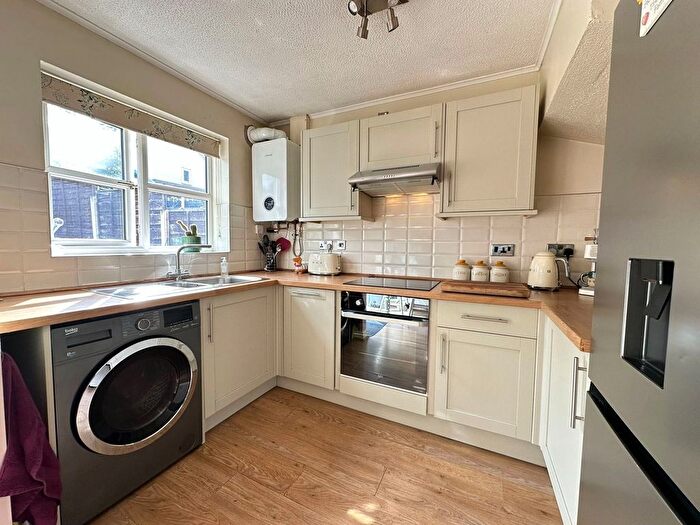 2 Bedroom Terraced House For Sale In Chaffinch Close, Oldham, OL4