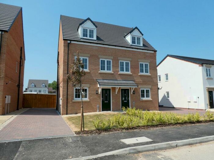 3 Bedroom Semi-Detached House To Rent In Crown Drive, Bennetthorpe, Doncaster, DN4