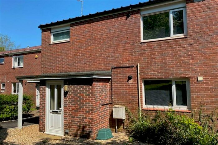 1 Bedroom Flat To Rent In Brighton Hill, Basingstoke, RG22