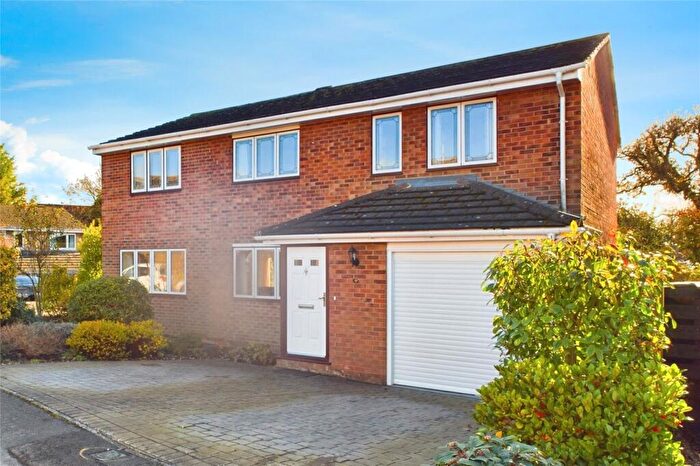 5 Bedroom Detached House For Sale In Ilex Close, Pamber Heath, Tadley, Hampshire, RG26