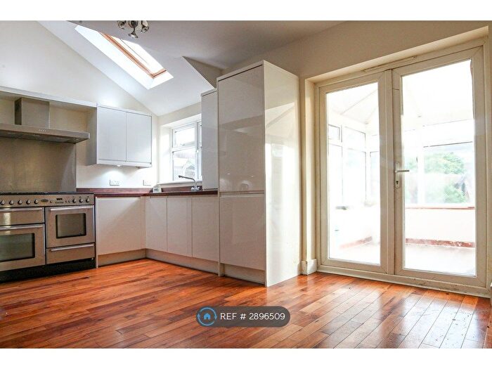 3 Bedroom Semi-Detached House To Rent In Brewery Road, Bromley, BR2