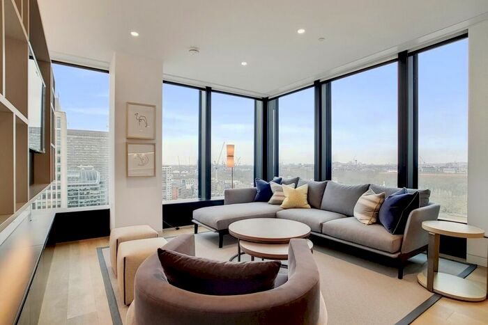 3 Bedroom Flat To Rent In Buckingham Gate, Westminster, SW1E