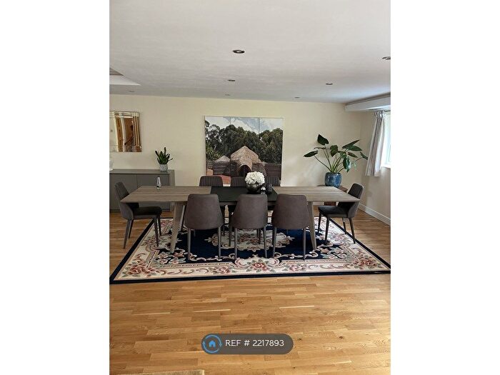 6 Bedroom Detached House To Rent In Claremont Road, Enfield, EN4