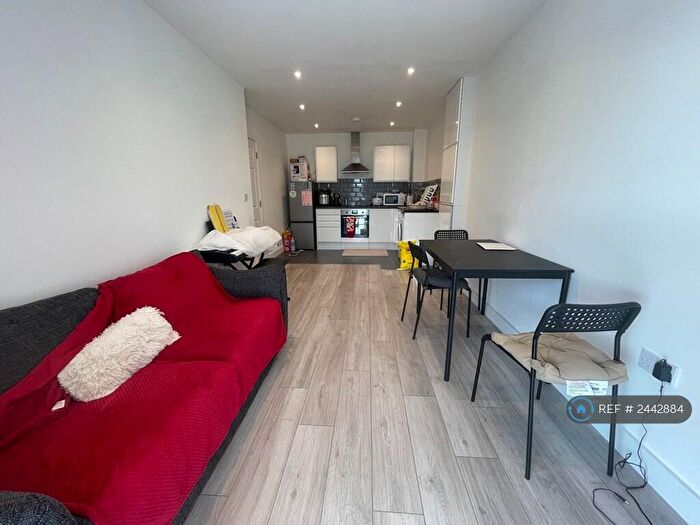 2 Bedroom Flat To Rent In The Balbirs, Southampton, SO17