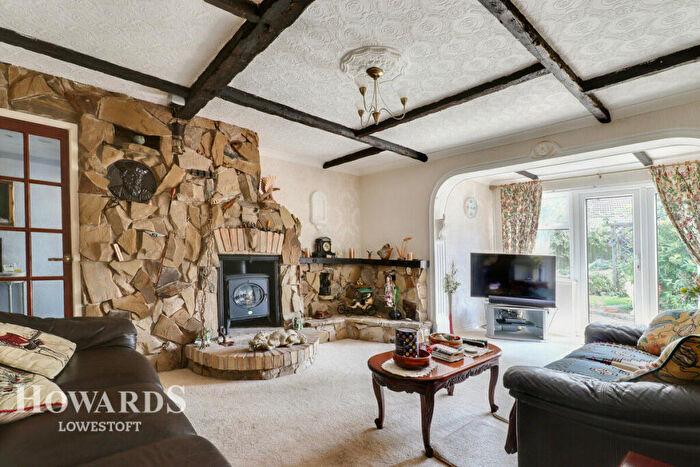 2 Bedroom Detached Bungalow For Sale In Cranleigh Road, Pakefield, NR33