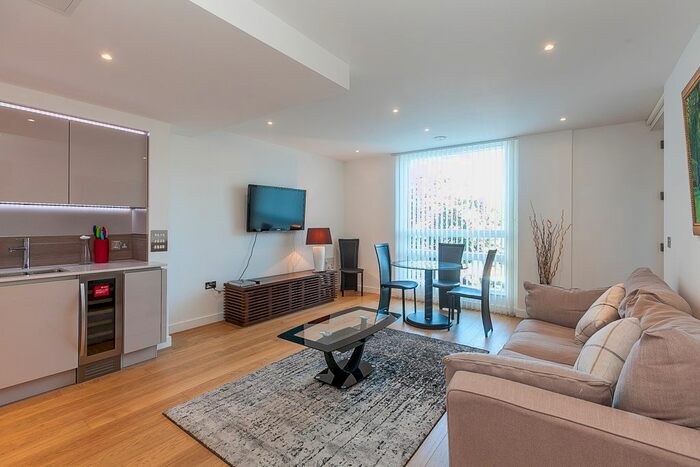 1 Bedroom Flat To Rent In Holland Park Avenue, London, W11