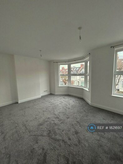 2 Bedroom Flat To Rent In First Floor, Croydon, CR0