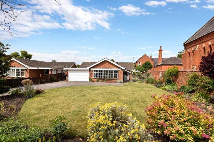 3 Bedroom Detached Bungalow For Sale In High Street, Collingham, Newark, NG23