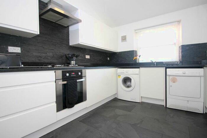 5 Bedroom Flat To Rent In Graingerville South, Westgate Road, Newcastle Upon Tyne, NE4