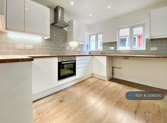 2 Bedroom End Of Terrace House To Rent In Market Meadow, Orpington, BR5