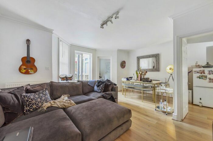 2 Bedroom Flat To Rent In Randolph Avenue, Maida Vale, London, W9