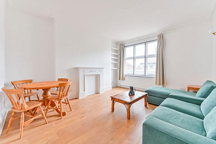 2 Bedroom Flat For Sale In Russell Square Mansions, Bloomsbury, London, WC1B