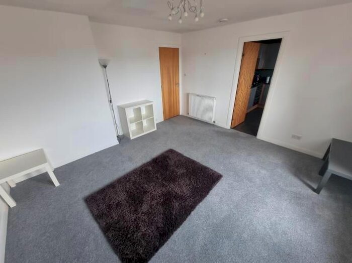 2 Bedroom Flat To Rent In Albany Court, Gordon Street, Aberdeen, AB11