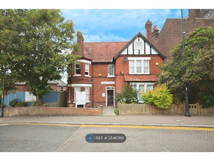 4 Bedroom Semi-detached House To Rent In High Street, Tring, HP23