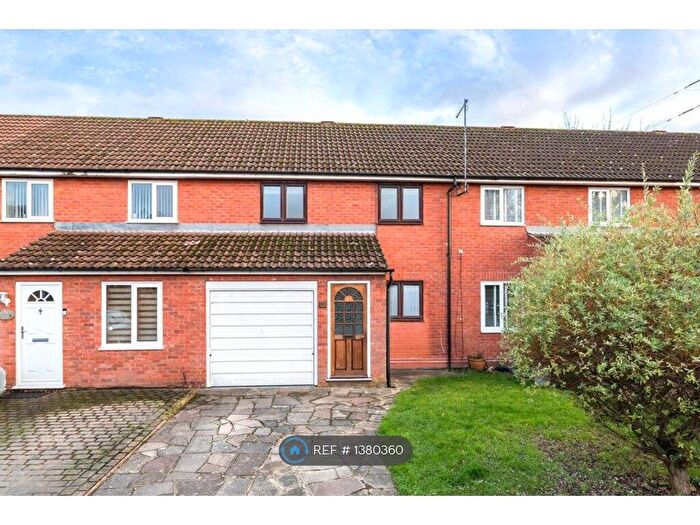 3 Bedroom Terraced House To Rent In Brookside Road, Watford, WD19