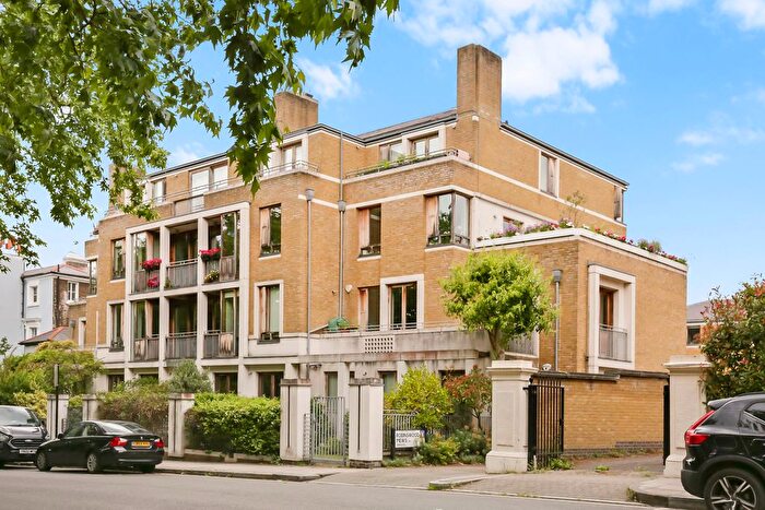 Studio For Sale In Highstone House, Highbury Crescent, London, N5