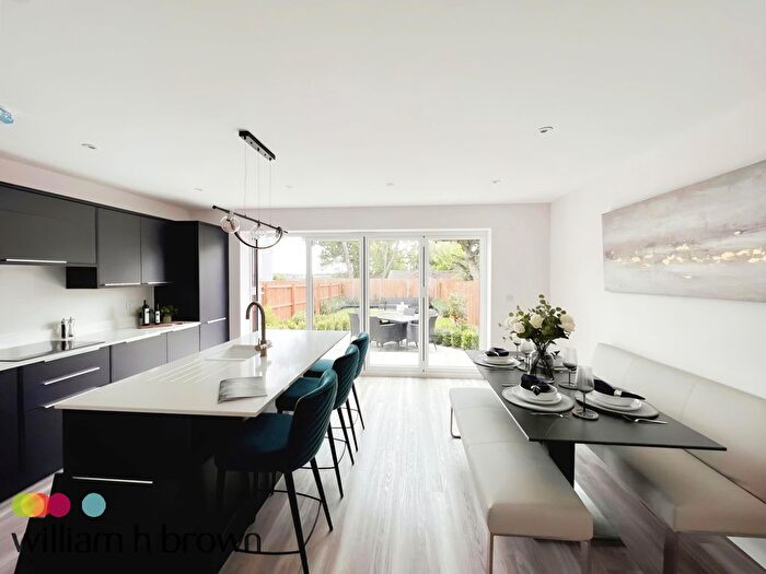 2 Bedroom Detached House To Rent In Windermere Way, Hanningfield Park, Rettendon Common, CM3