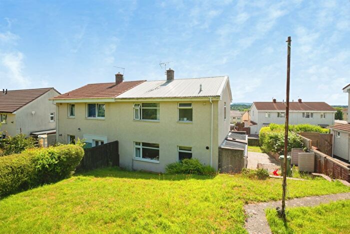 3 Bedroom Semi-Detached House For Sale In Hawthorn Road, Sebastopol, Pontypool, NP4