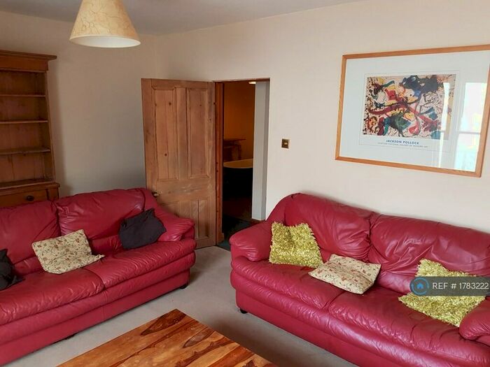 1 Bedroom Flat To Rent In Gaol Road, Stafford, ST16