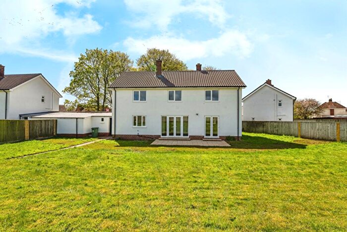 4 Bedroom Detached House For Sale In Marlborough Close, Devizes, SN10