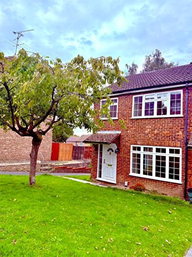 3 Bedroom End Terrace House To Rent In Conway Close, Frimley, GU16