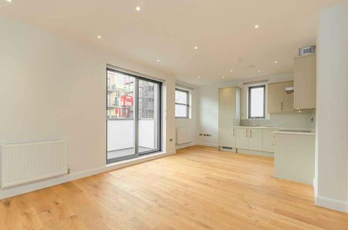 Flat To Rent In St Johns Road, Harrow, HA1