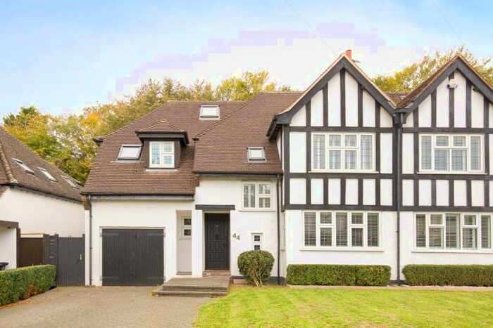 5 Bedroom Semi-Detached House To Rent In Woodland Drive Hove, BN3