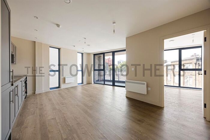 2 Bedroom Flat To Rent In Stables Yard, Hackney, E3