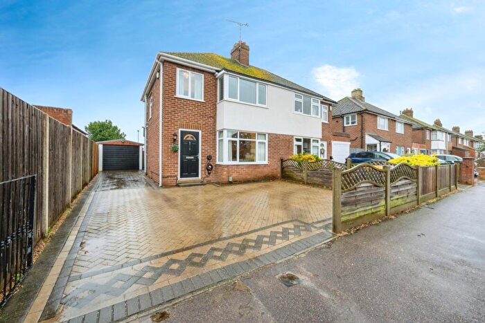 3 Bedroom Semi Detached House For Sale In Ditmas Avenue, Kempston, Bedford, Bedfordshire, MK42
