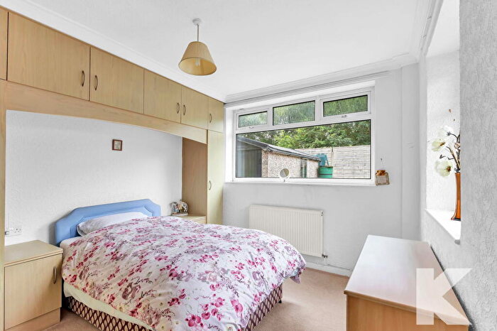 2 Bedroom Detached Bungalow For Sale In Ferney Field Road, Chadderton, Oldham, OL9