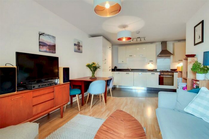 2 Bedroom Apartment To Rent In Clement Attlee House, Cardigan Road, London, E3
