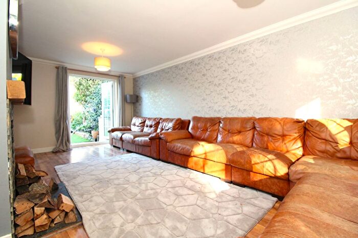 4 Bedroom Terraced House For Sale In Douglas Drive, Stevenage, SG1