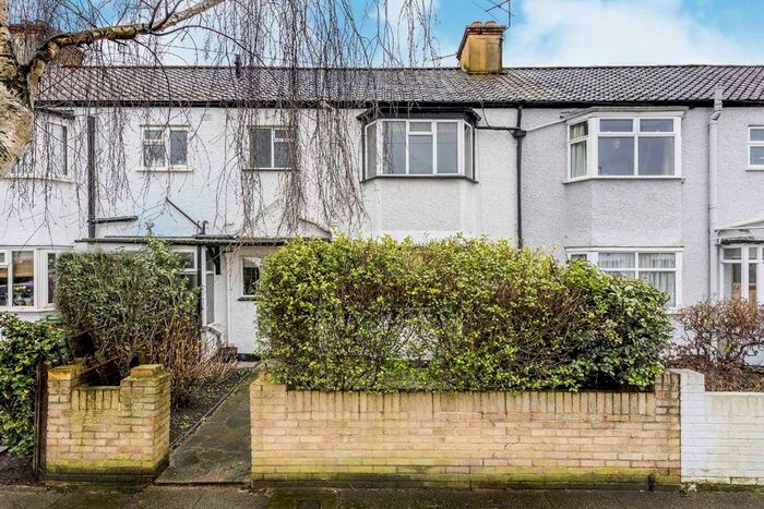 3 Bedroom Property To Rent In Bicester Road, Richmond, TW9