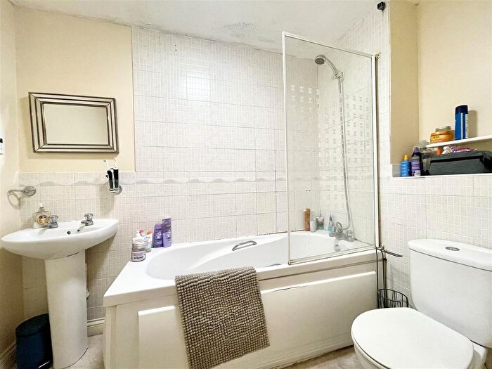 2 Bedroom Flat To Rent In White Star Place, Southampton, SO14