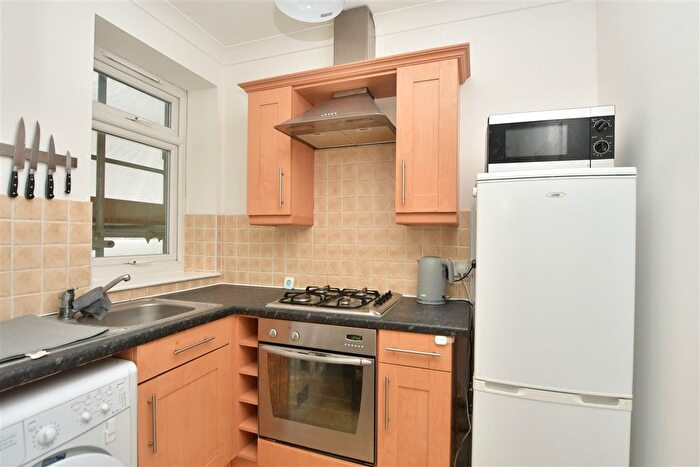 2 Bedroom Flat For Sale In Pleasant Row, Brompton, Gillingham, Kent, ME7