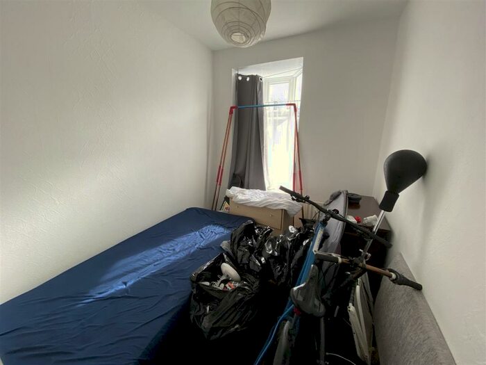 2 Bedroom Flat To Rent In Campbell Road, Gravesend, DA11
