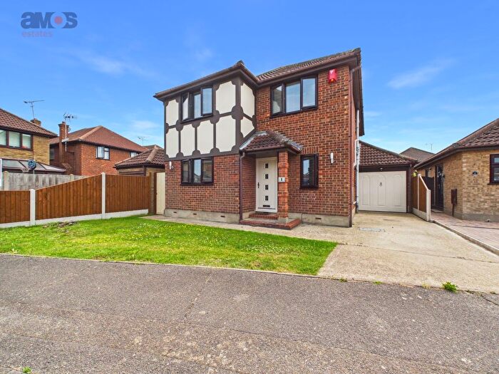4 Bedroom Detached House For Sale In Beecroft Crescent, Canvey Island, Essex, SS8