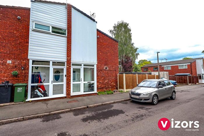 3 Bedroom Semi Detached House For Sale In Sutton Close, Winyates West, B98
