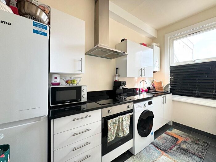 1 Bedroom Apartment To Rent In Fonthill Road, Finsbury Park, N4